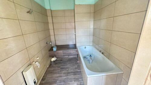 Foto - 5 Zimmer Wohnung 1.+2.OG Renoviert - Jobcenter Willkommen