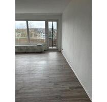 Helle 2,5 Raum Wohnung mit sehr großem Balkon 64 qm in OB-Mitte - Oberhausen