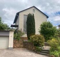 Einfamilienhaus mit GartenGarageStellflächeBalkonTerasse - Korbach
