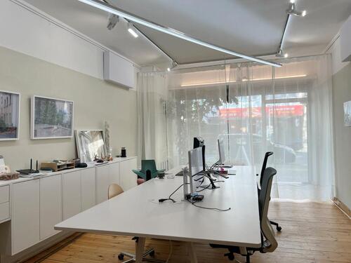 Foto - Arbeitsplatz in Bürogemeinschaft mit Fotostudio