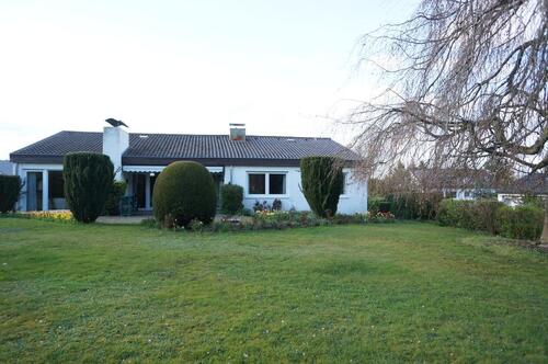Foto - Toller Bungalow mit großzüg. Grundriss, Doppelgarage und Garten