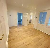 Traumhafte und exklusive Jugendstil 4-Zimmer-Stadtwohnung in bester Lage und Einbauküche - Coburg