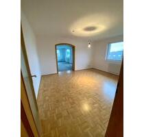 Großzügige 5-Zimmer-Wohnung im 1. OG mit Balkon & Garage - Villingen-Schwenningen