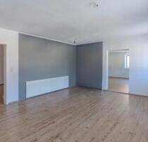 Zentrale Wohnung zu vermieten ca. 135 qm - Falkenstein