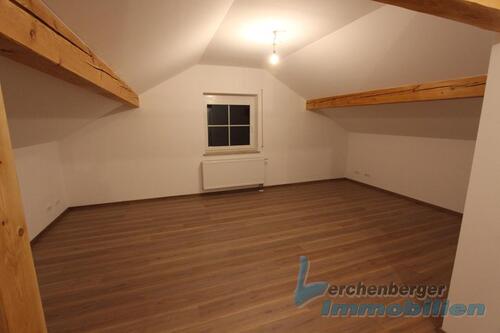 Foto - Schöne Dachgeschosswohnung zum Erstbezug in ruhiger Lage von OsterhofenAltenmarkt