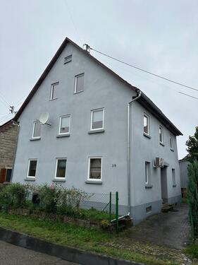 Foto - Freistehendes Einfamilienhaus mit 8 Zimmern