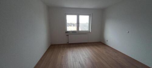 Foto - Renovierte 4,5 Zimmer Wohnung mit Balkon u. Garage
