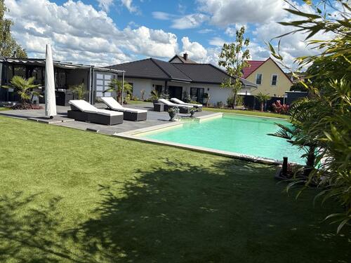 Foto - Bungalow mit Pool und sep. Baugrundstück