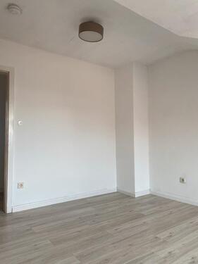 Foto - 1 Zimmer Dachgeschoßwohnung zur Miete in Darmstadt