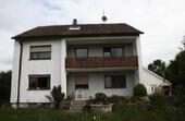 Foto - Viel Platz auf >1300qm: 2-3Fam. Haus + Bauplatz