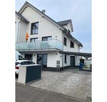 Moderne 4-Zi. Neubau-Maisonette mit Südbalkon und Wärmepumpe - Großostheim