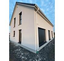 Freistehendes Einfamilienhaus (Baujahr 2025) - Nidda