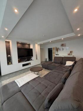 Foto - Moderne 4-Zimmer-Wohnung – kernsaniert, ca. 90 m², 3. Obergeschos