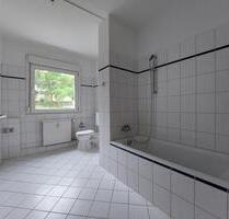 Die Besonderheit unter den 1-Zimmer-Wohnungen: großes Bad, große Küche in Gorbitz! - Dresden Cotta
