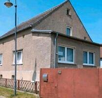 Haus mit Grundstück, Garagen, Stall und Scheune - Löwenberger Land