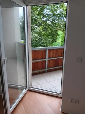 Foto - 3-Zimmer in saniertem Altbau mit Balkon - für WG oder Familie