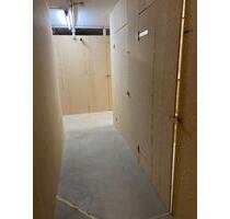 Wir bieten einen trockenen und frostsicheren Lagerraum mit 5,3qm - Holzkirchen