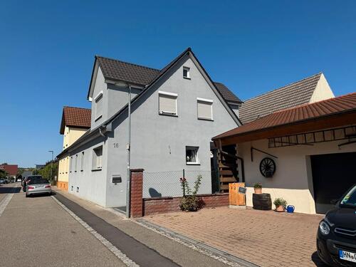 Foto - Schönes renoviertes Haus mit sehr viel Nutzfläche