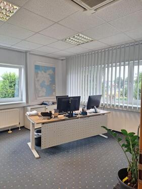 Foto - Helles Büro mit Klimaanlage (ca. 170 m²) – Teilfläche möglich