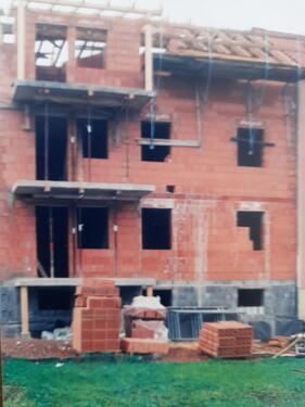 Foto - von PRIVAT: 26 Jahre alte ETW in kleinem 3-Familienhaus