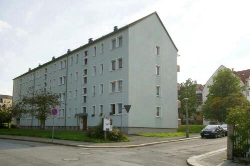 Foto - Wohnen mit Weitblick: 2-Zimmerwohnung im 3.OG mit Balkon ins Grüne