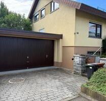 Einfamilienhaus mit großer DG-Wohnung - Raum und Möglichkeiten - Ellhofen