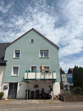 Foto - Ein-Zweifamilienhaus mit Stellplatz in 72813 St.Johann Gächingen