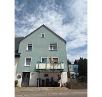 Ein-Zweifamilienhaus mit Stellplatz in 72813 St.Johann Gächingen - St. Johann