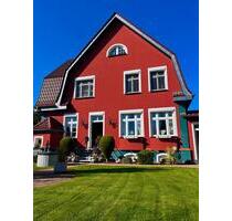 Historische Villa mit Charme, 212 m², Kamin, Pool & großer Garage - Loitz