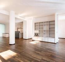 Loftartige 3-Zimmer-Wohnung im Alten Hof - München Altstadt-Lehel Loftartige 3-Zimmer-Wohnung im Alten Hof - München Altstadt-Lehel