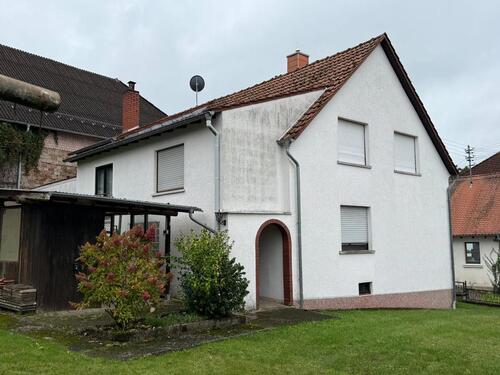Foto - Freistehendes Einfamilienhaus mit Garage