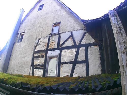 Foto - Zu vermieten historisches Bauernhaus mit großem Garten & Schuppen