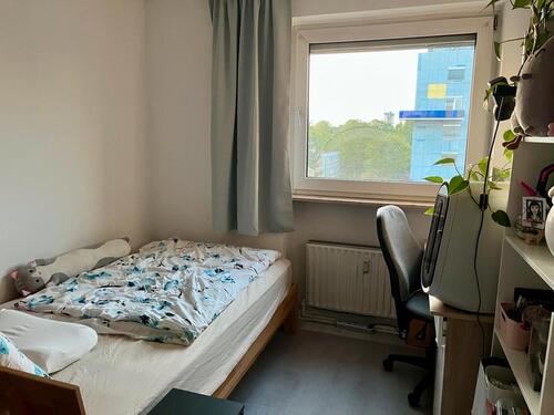 Foto - Möbliertes, helles WG-Zimmer (Frauen-WG) wird zum 01.01.2026 frei