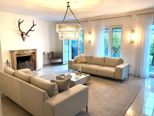 Foto - Charmantes, großzügiges Zweifamilienhaus mit 320m2 Gesamtfläche!!