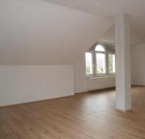 3-Zi.-DG-Whg. mit Tageslichtbad und Balkon - Leisnig 3-Zi.-DG-Whg. mit Tageslichtbad und Balkon - Leisnig