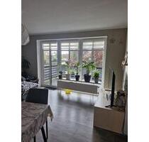 Anfragenstop! Helle 2-Zimmer-Wohnung mit sonnigem Balkon - Silberstedt