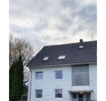 3-Zimmer-Dachgeschosswohnung – saniertes Bad & viel Tageslicht - Bergen