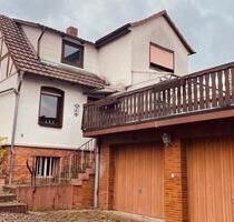 Einfamilienhaus (sanierungsbedürftig) mit 2 Garagen zu verkaufen - Frielendorf