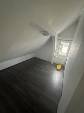 Foto - 5zimmer Wohnung zu vermieten - 1.100,00&nbsp;EUR Kaltmiete, ca.&nbsp; 120,00&nbsp;m&sup2;