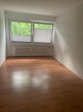 Foto - 2,5 Zimmer - nähe City - 2 Ebenen - großer Balkon - 1. OG