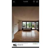 Maisonette Wohnung in Zweifamilienhaus inkl. Tiefgaragen Platz - - Mönchengladbach