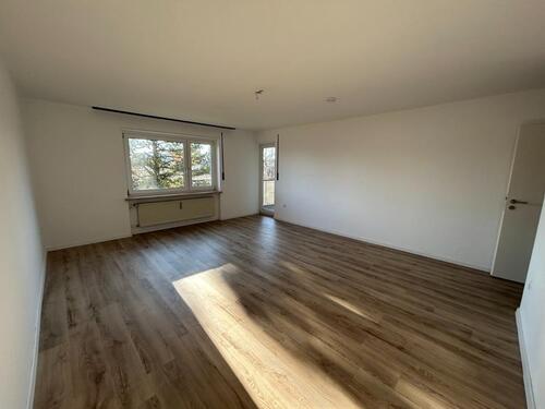 Foto - Wunderschön 3-Zi.-Whg. von privat, Balkon TG EBK top Lage