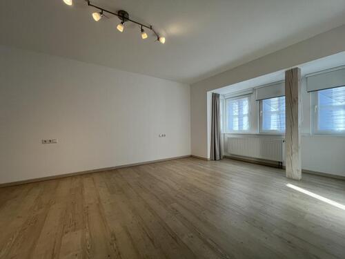 Foto - 2 - Zimmer - Mietwohnung - 680,00&nbsp;EUR Kaltmiete, ca.&nbsp; 70,00&nbsp;m&sup2;