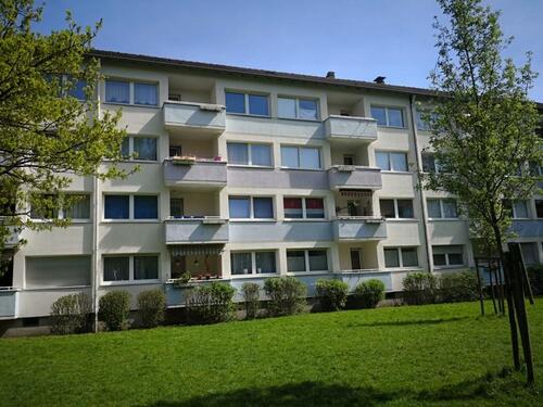 Foto - Renoviert und bezugsfertig... Moderne 3-Zimmer-EG-Wohnung mit Balkon und Vinylboden...