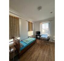 WG ZIMMER PRIVAT - 400,00&nbsp;EUR Kaltmiete, ca.&nbsp; 30,00&nbsp;m&sup2; in Bruchsal (PLZ: 76646)