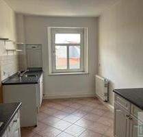 WG-geeignete, gemütliche 2-Raum-Wohnung mit Einbauküche und kleinem Balkon im 5. OG auf der Karl-Marx-Straße zu vermieten! - Bautzen