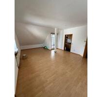 2 Zimmer Dachgeschoss Wohnung mit Loggiq - Großwallstadt
