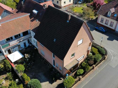 Foto - Charmantes Einfamilienhaus mit Terrasse Garten Hof, Stadnähe inkl