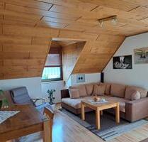 Schöne helle Dachwohnung - 350,00 EUR Kaltmiete, in Monheim (PLZ: 86653)