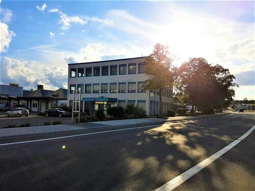 Foto - 48m² Gewerbefläche mit Schaufenster im EG und Parkplätzen 650€ warm